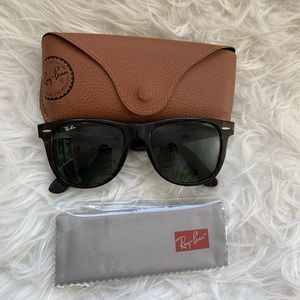 New Ray-ban tortoise wayfarer sunglasses with case